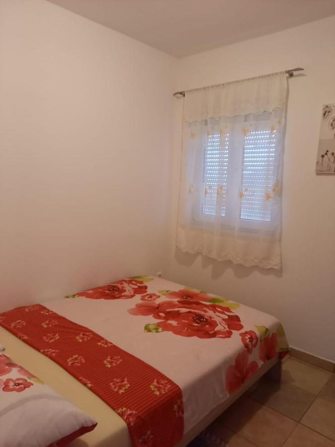 Apartmani Afrodita 茨里克韦尼察 外观 照片