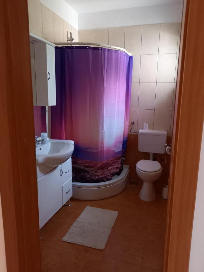 Apartmani Afrodita 茨里克韦尼察 外观 照片