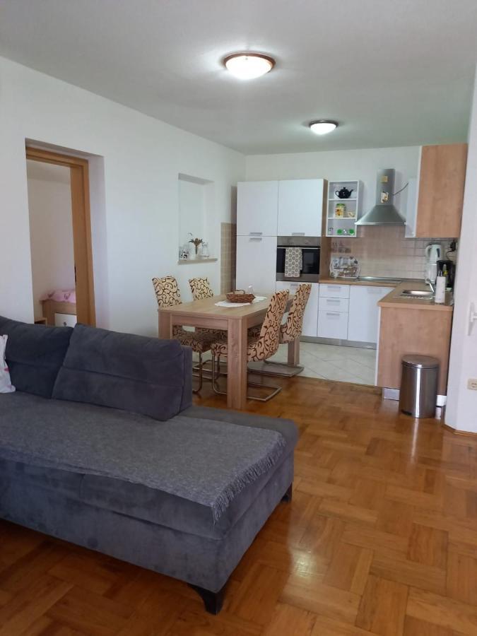 Apartmani Afrodita 茨里克韦尼察 外观 照片