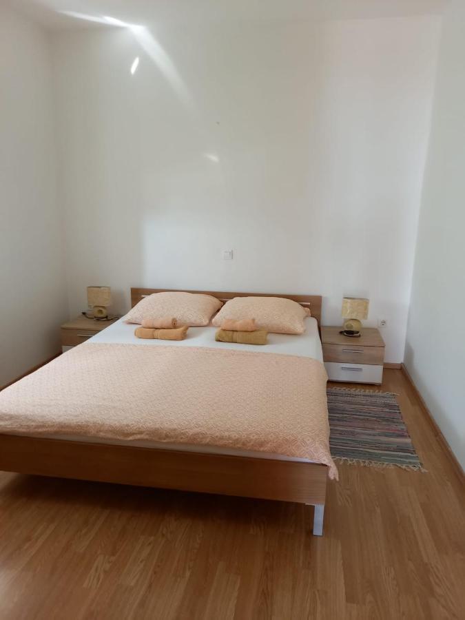 Apartmani Afrodita 茨里克韦尼察 外观 照片