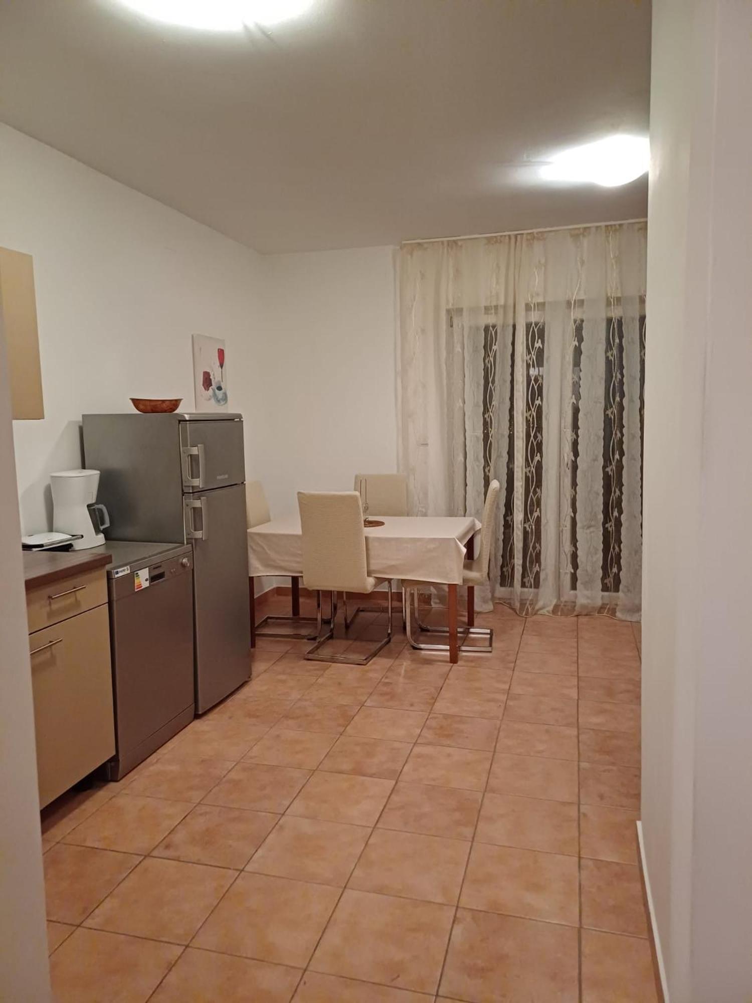 Apartmani Afrodita 茨里克韦尼察 外观 照片